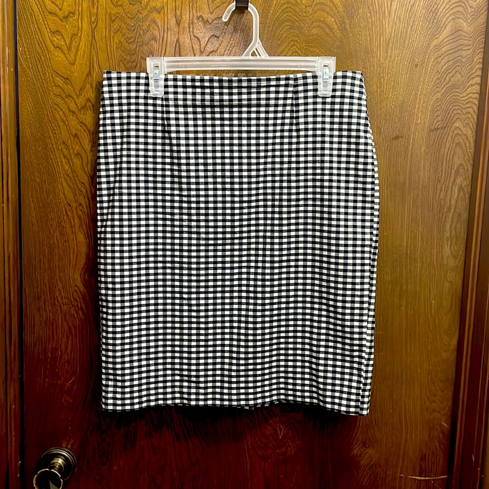 Black and white Buffalo check skirt